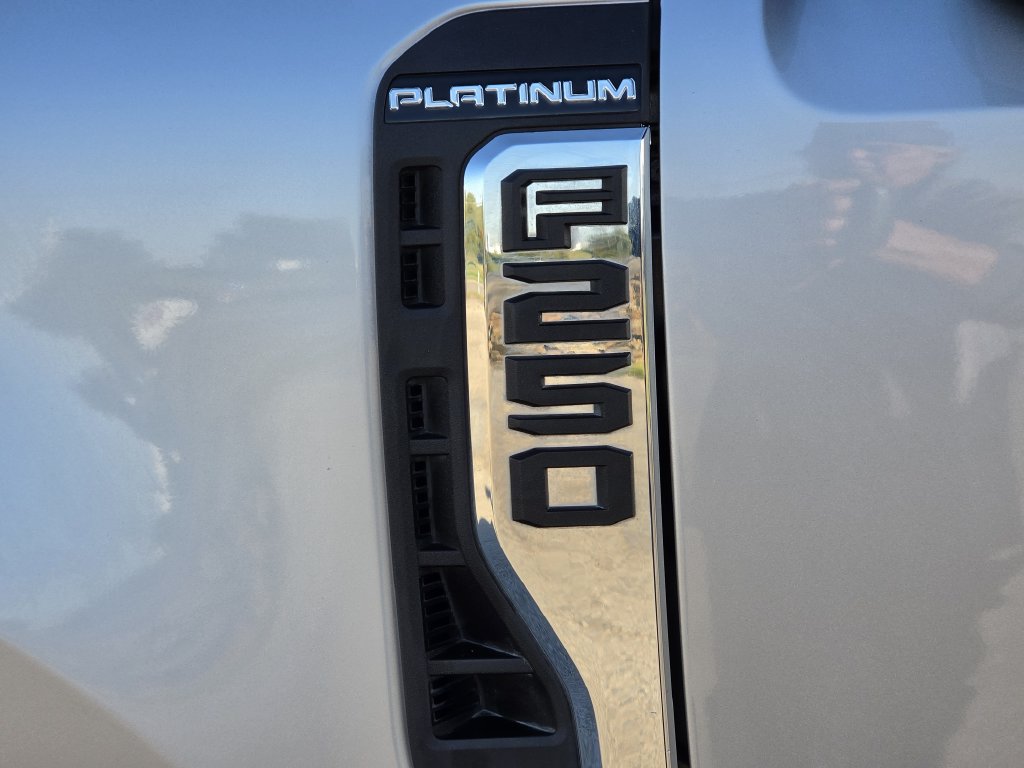 Used 2024 Ford F250 Platinum w/ FX4 Off-Road Package AWD/4WD image 9