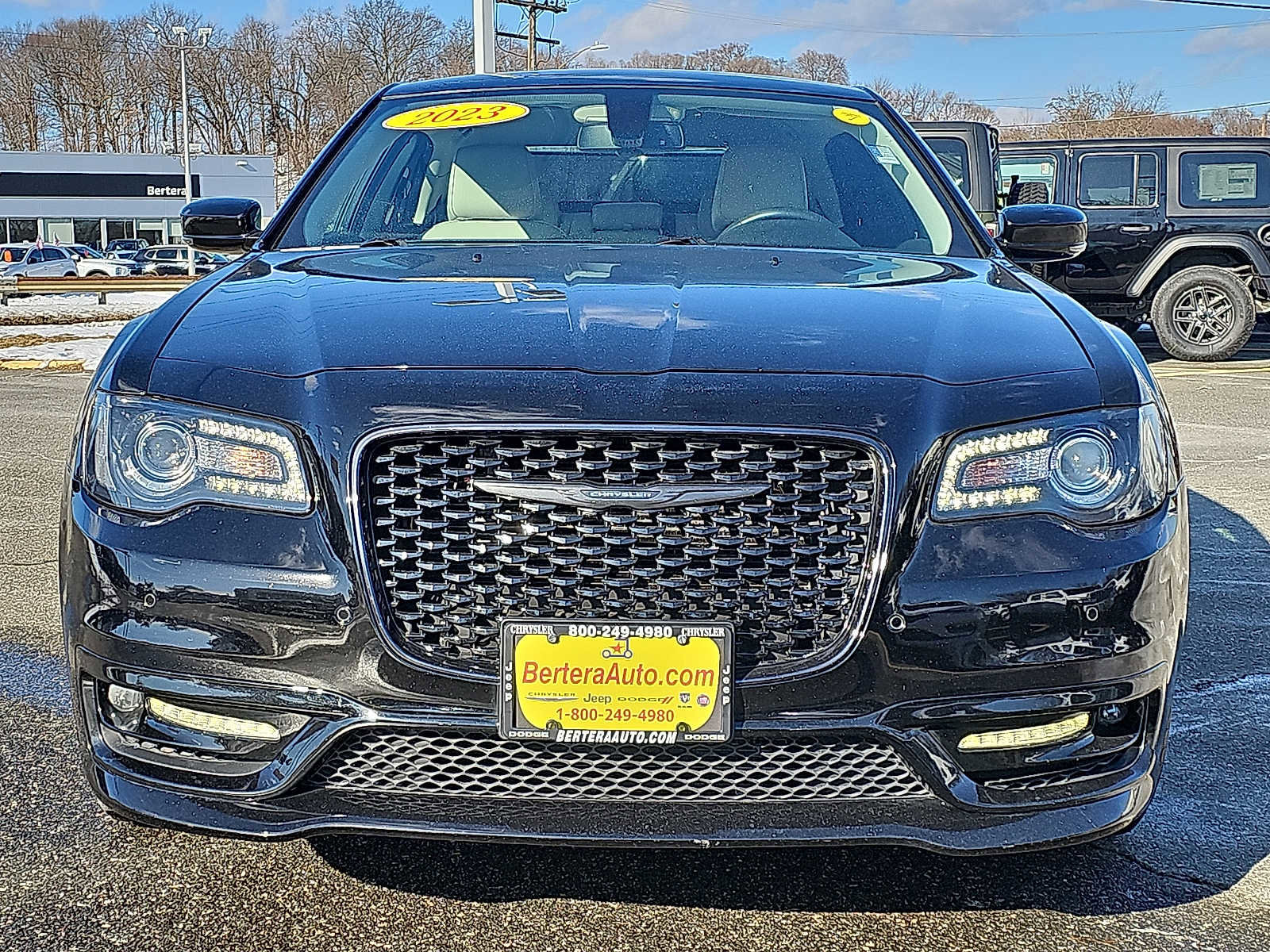 Used 2023 Chrysler 300 Touring L w/ Comfort Group image 2