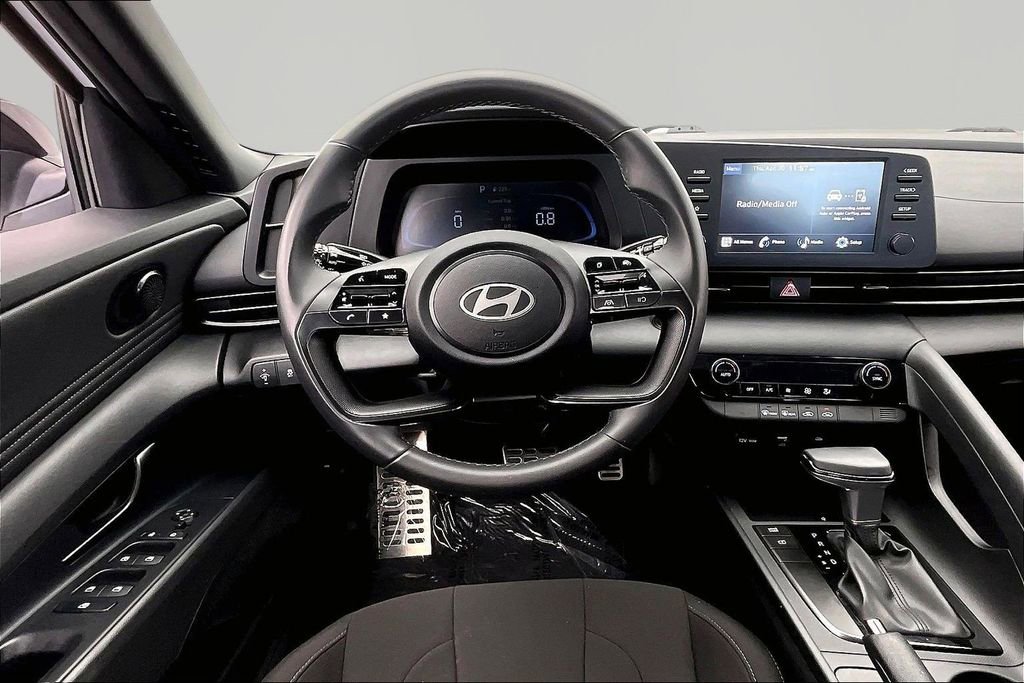 Used 2025 Hyundai Elantra Sport FWD image 5