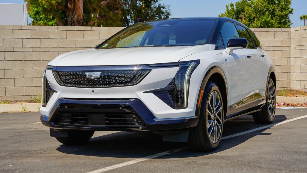 New 2026 Cadillac Optiq Sport 2 RWD image 2