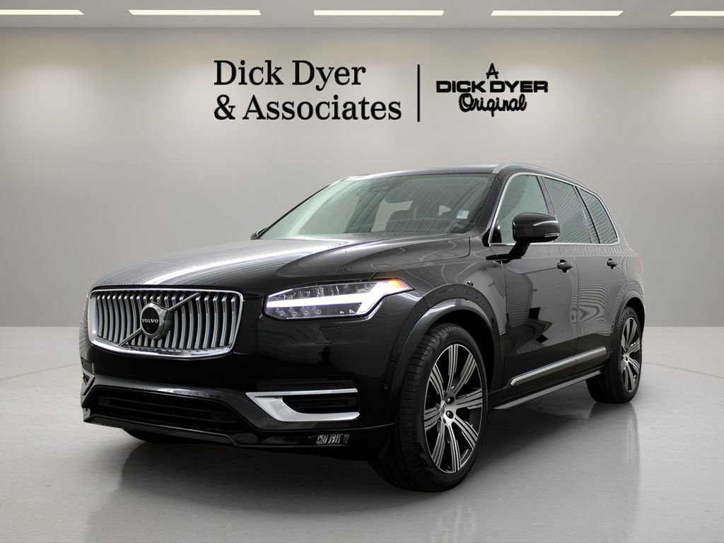 Used 2023 Volvo XC90 B6 Ultimate w/ Lounge Package image 7