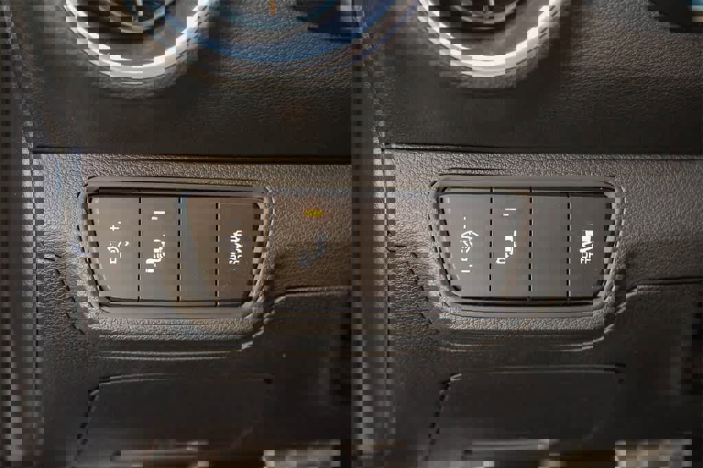 Used 2023 Kia Forte GT image 31