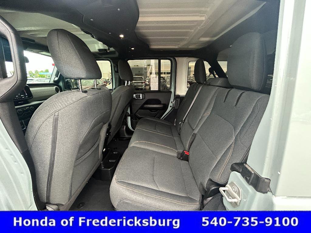 Used 2024 Jeep Wrangler Sahara AWD/4WD image 26