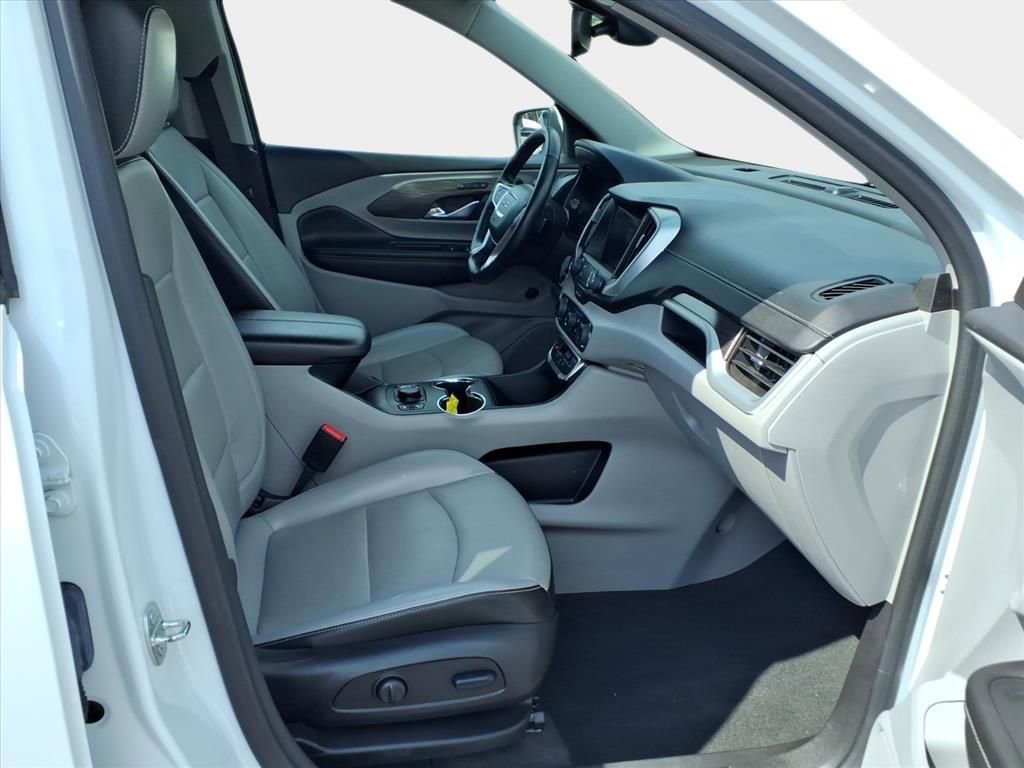 Used 2024 GMC Terrain SLT image 16