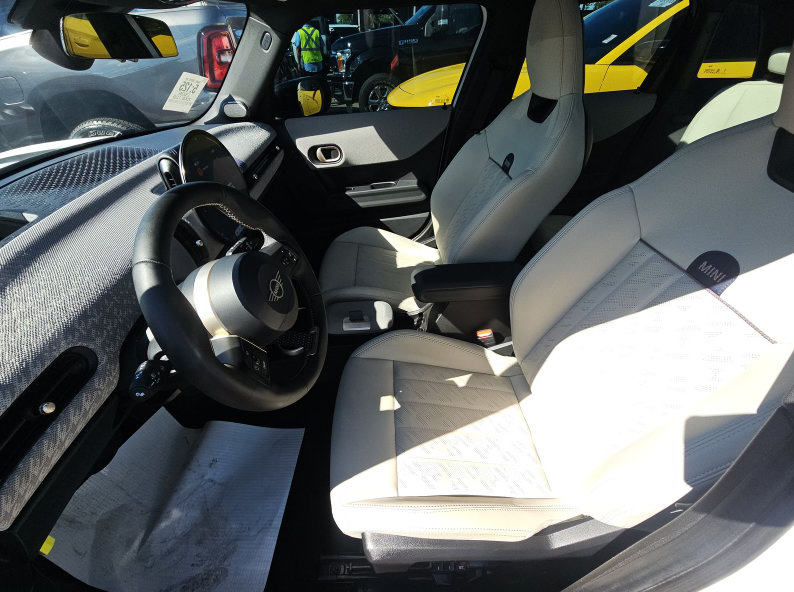 Used 2026 MINI Cooper S FWD image 9