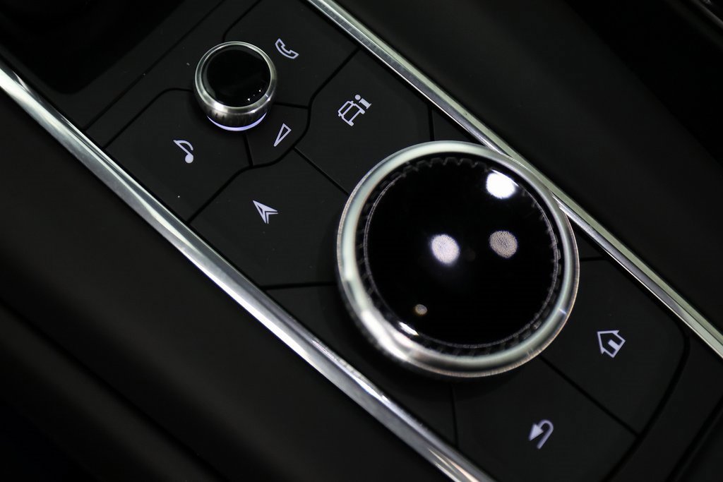 Used 2024 Cadillac Escalade ESV V w/ LPO, Floor Liner Package image 31