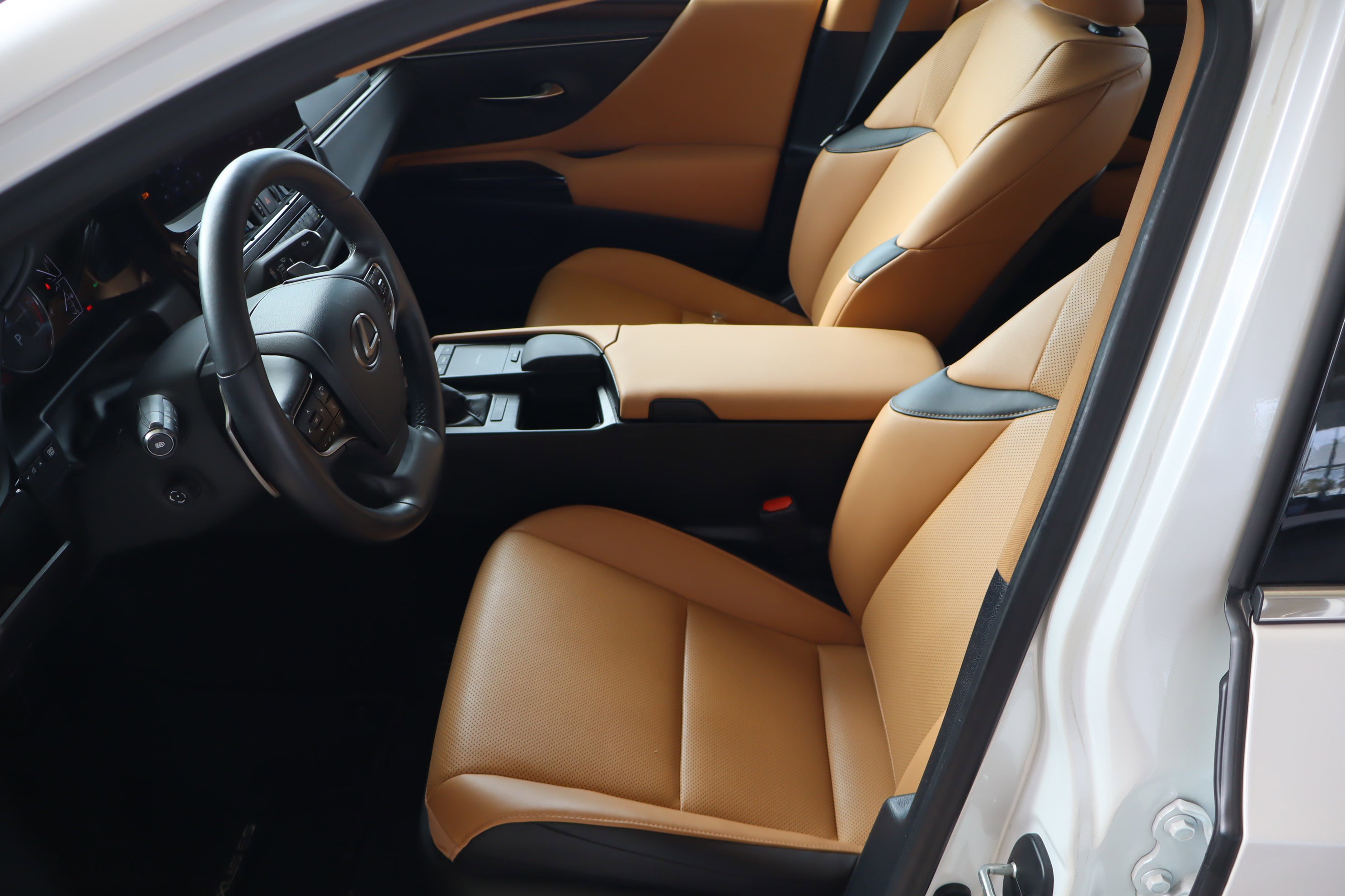 Used 2022 Lexus ES 350 w/ Premium Package image 14