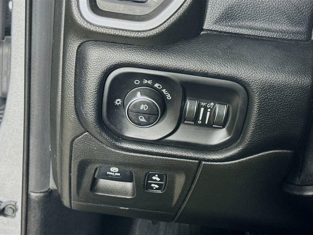 Used 2019 RAM 1500 Big Horn RWD image 10