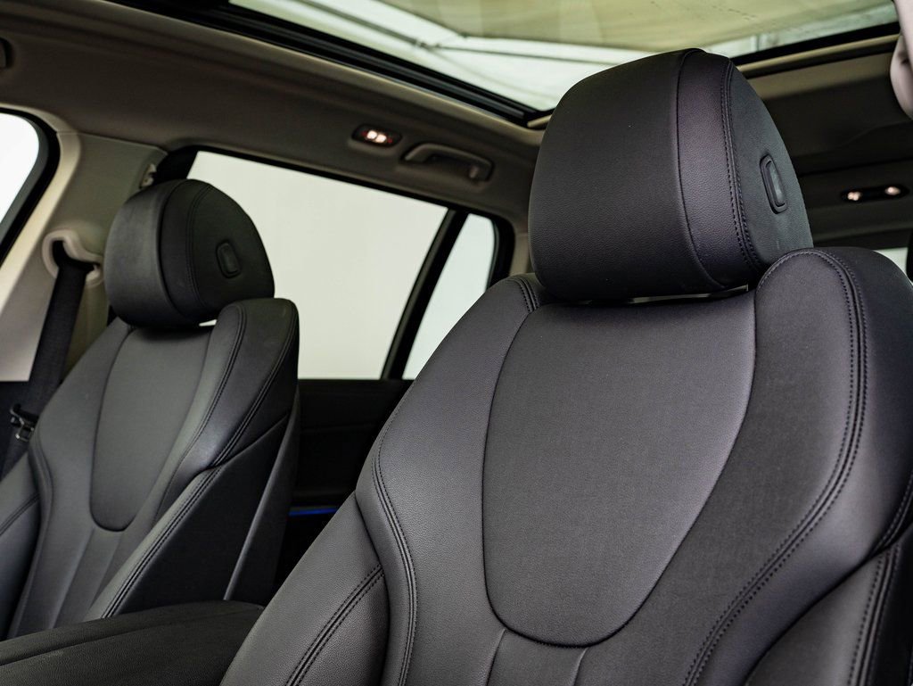 Used 2022 BMW X7 xDrive40i w/ Premium Package AWD/4WD image 20