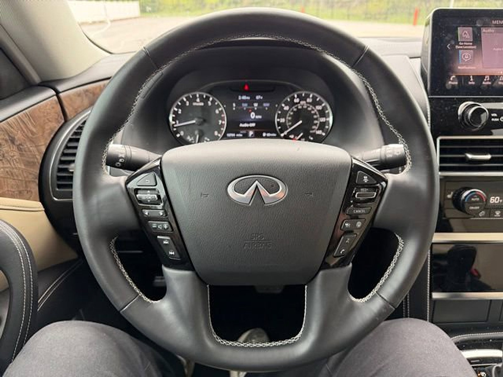 Used 2024 INFINITI QX80 Premium Select w/ Cargo Package AWD/4WD image 15