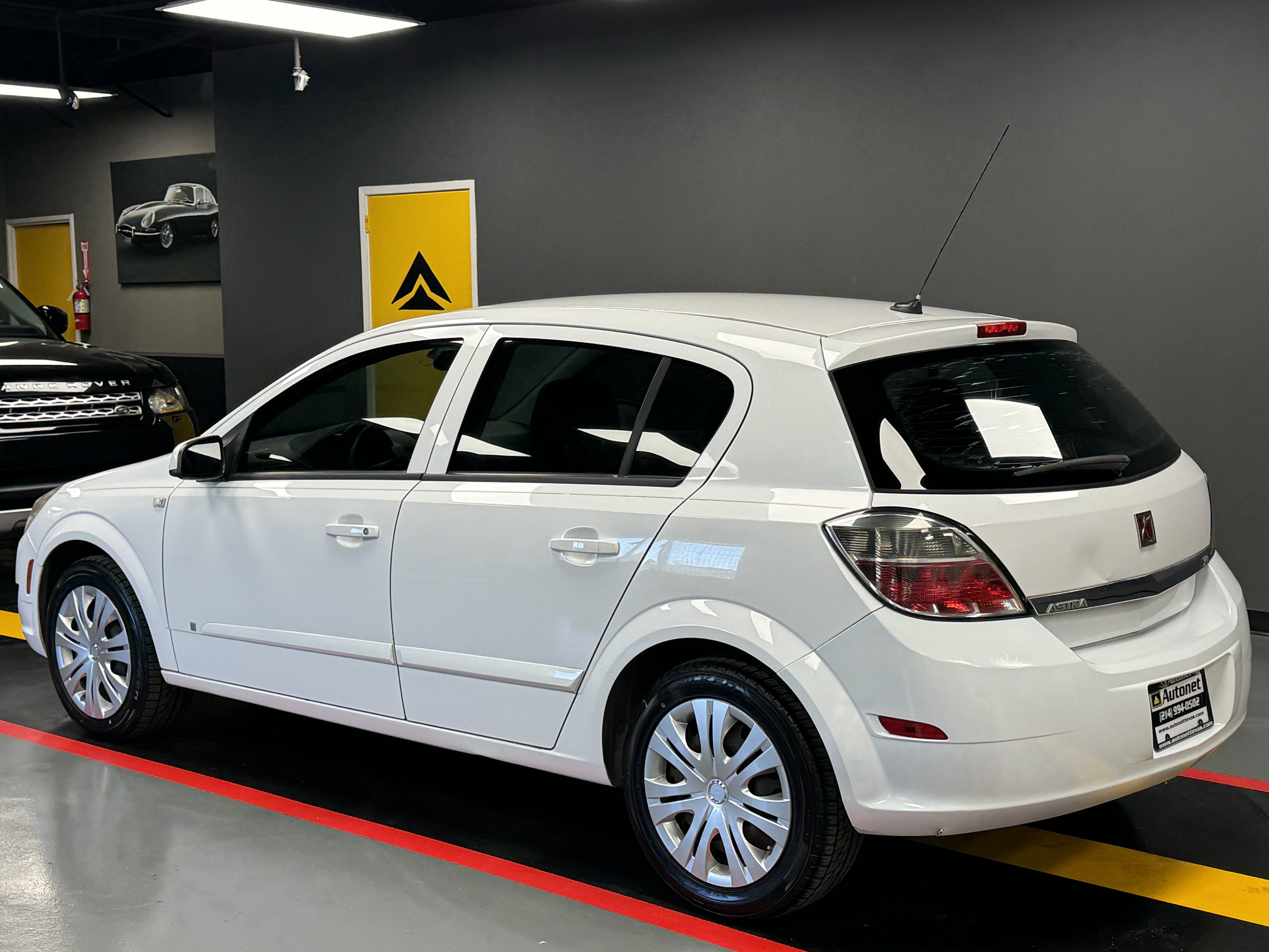 Used 2008 Saturn Astra XE FWD image 4