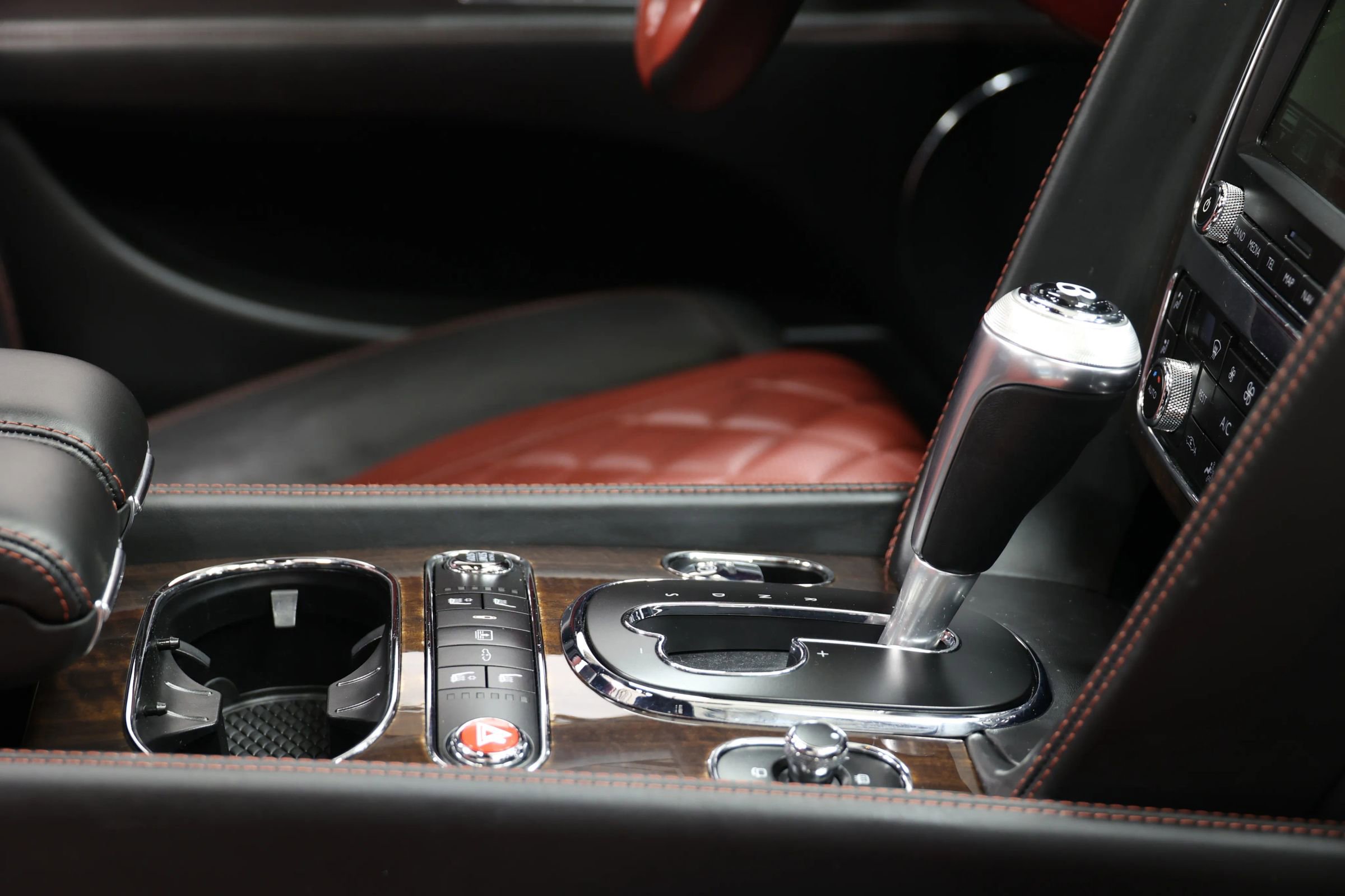 Used 2017 Bentley Flying Spur S V8 AWD/4WD image 98