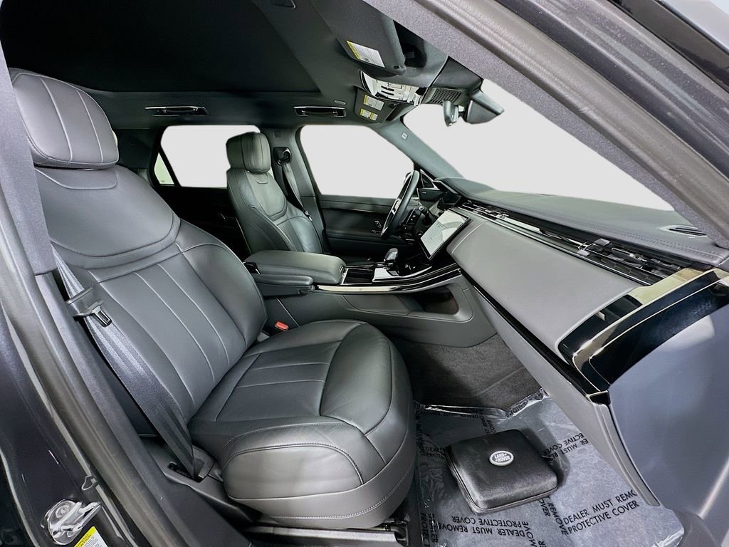Used 2024 Land Rover Range Rover Sport SE image 31