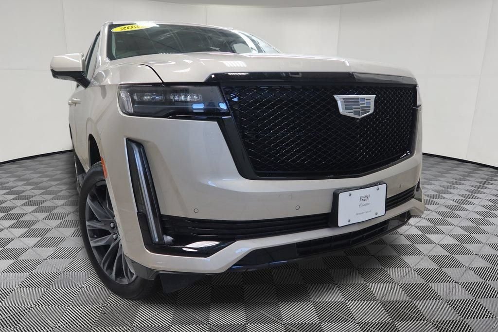 Used 2022 Cadillac Escalade Sport Platinum w/ LPO, ONYX Package AWD/4WD image 2