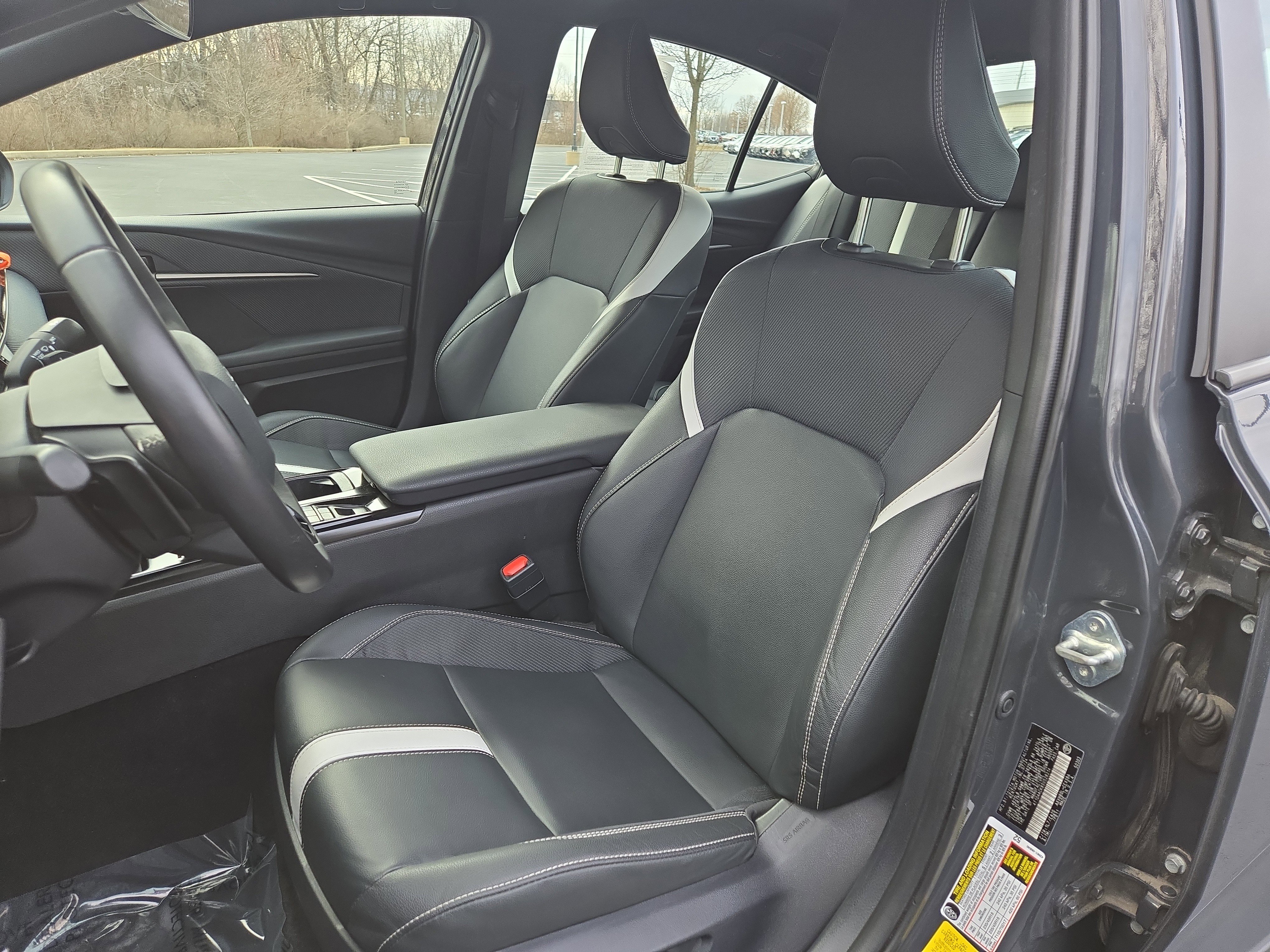 Used 2025 Toyota Camry SE image 12