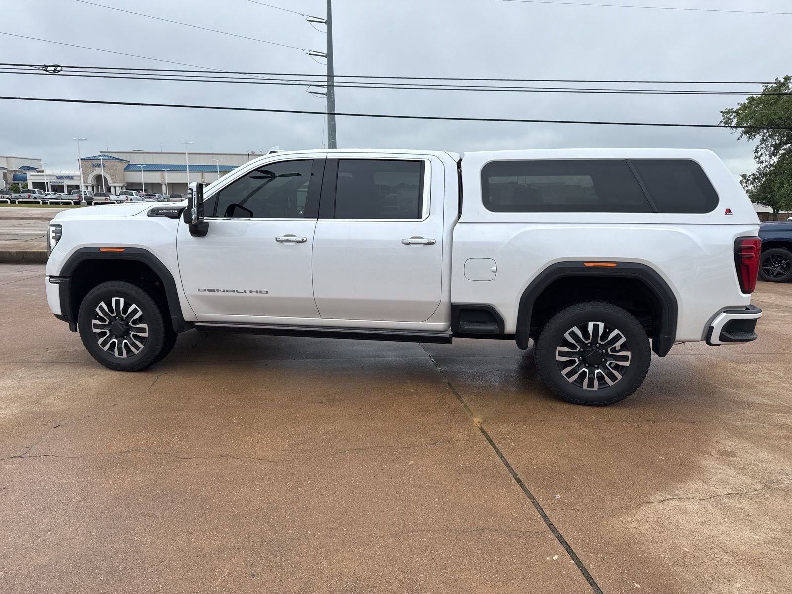 Used 2024 GMC Sierra 2500 Denali Ultimate image 4