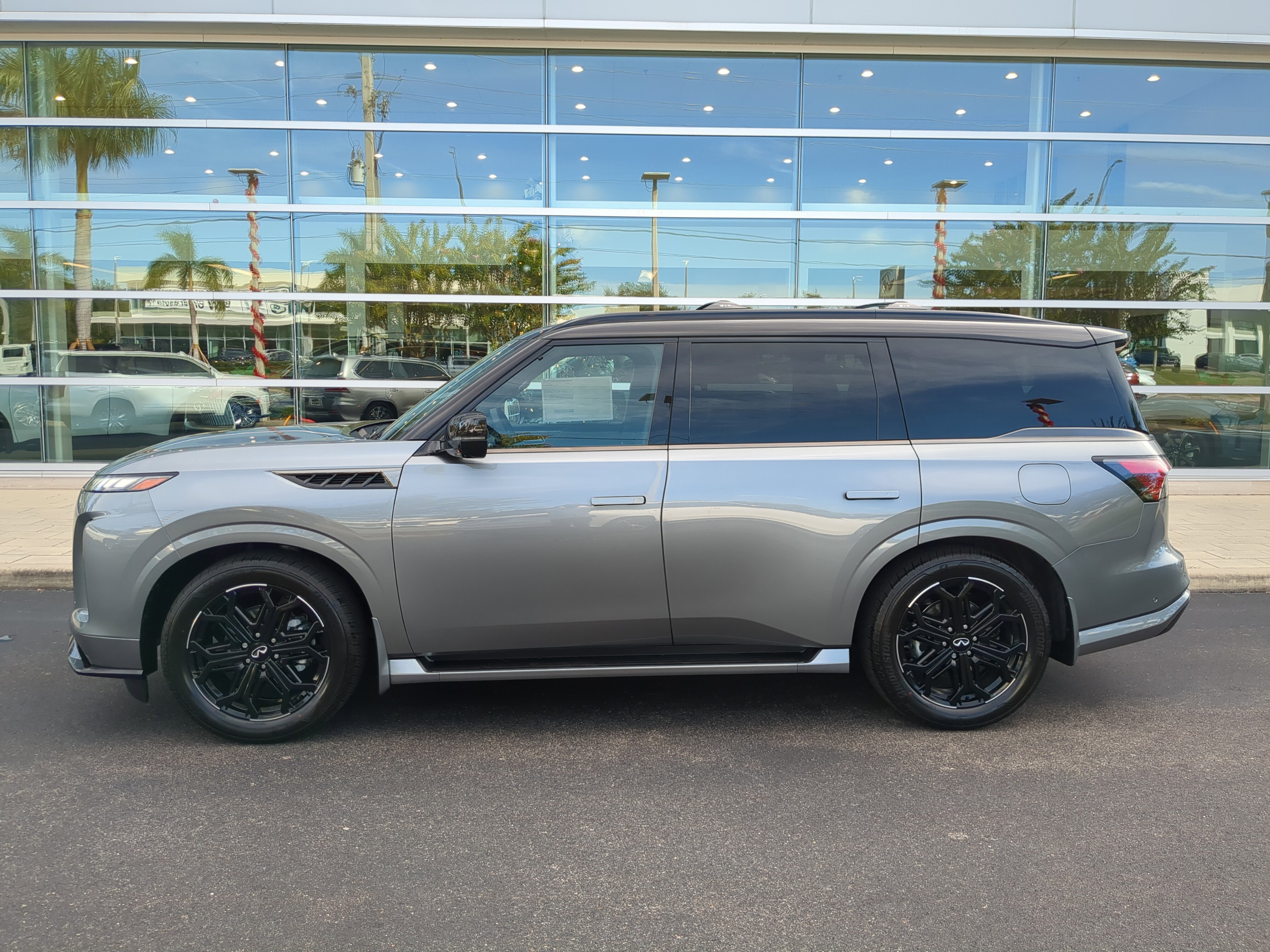 New 2026 INFINITI QX80 4WD image 7