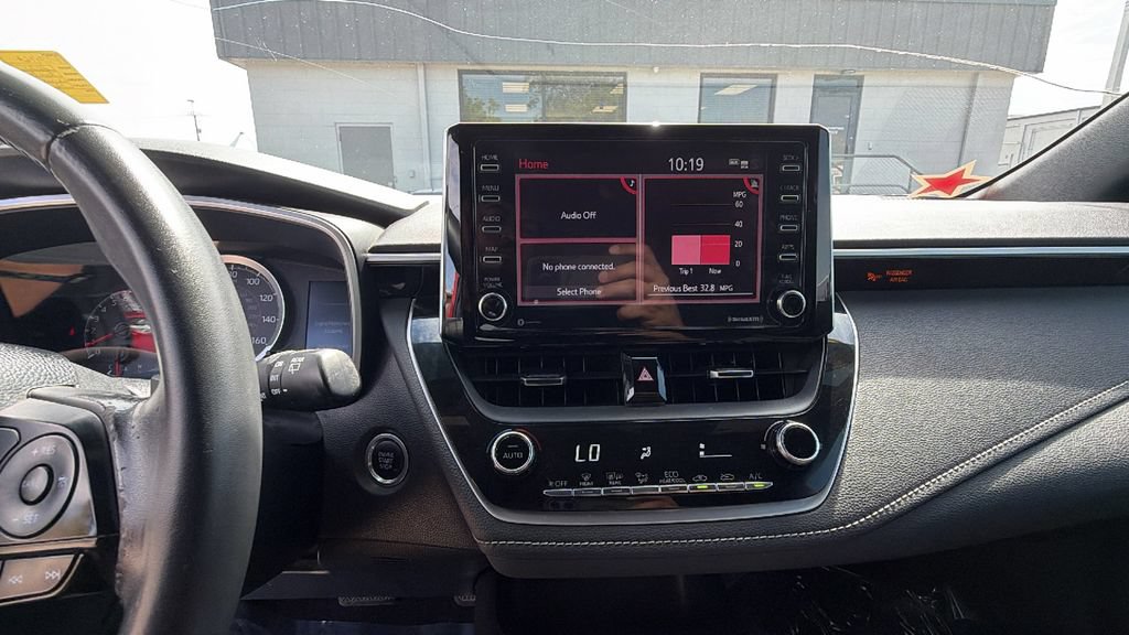 Used 2021 Toyota Corolla SE w/ Special Edition FWD image 21