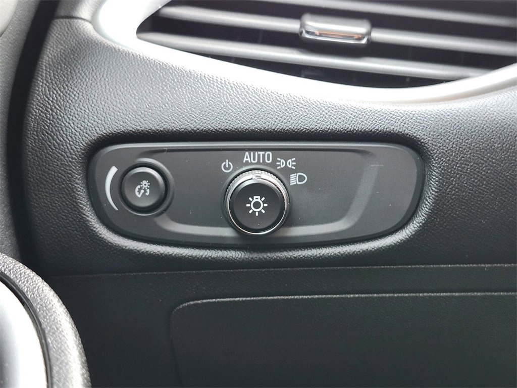 Used 2022 Chevrolet Malibu LT image 22