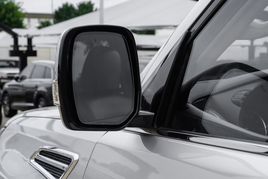 Used 2021 Nissan Armada SV AWD/4WD image 43