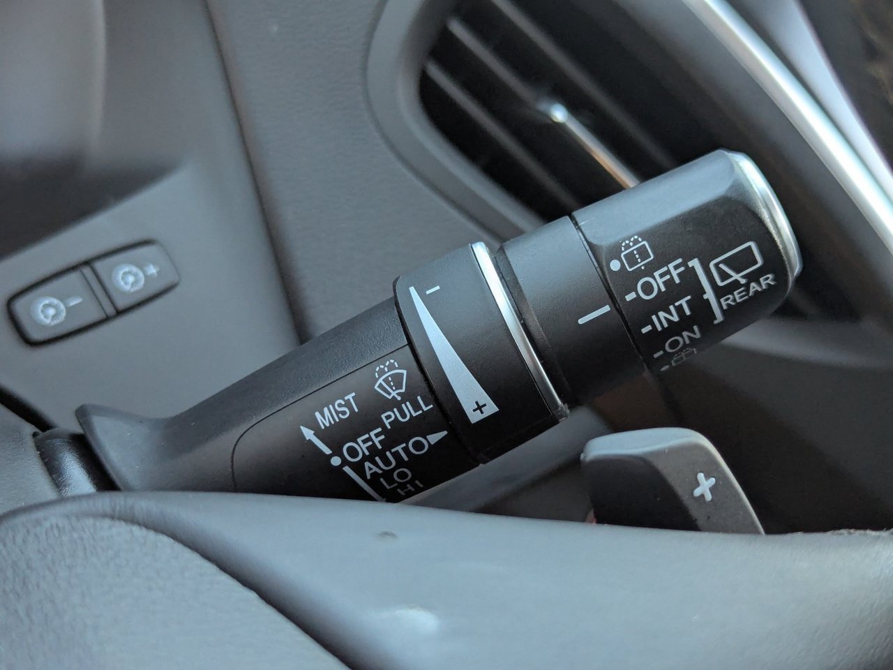 Used 2020 Acura MDX w/ Technology Package FWD image 34
