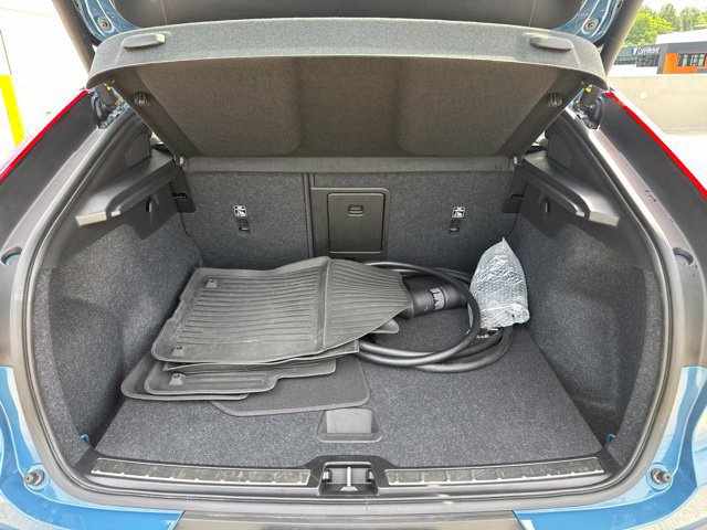 Certified 2023 Volvo C40 Recharge Core AWD/4WD image 35
