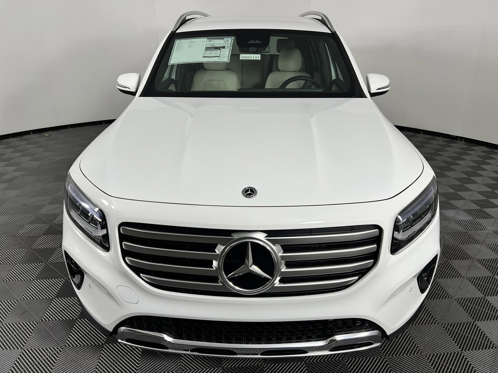 Used 2025 Mercedes-Benz GLB 250 image 5