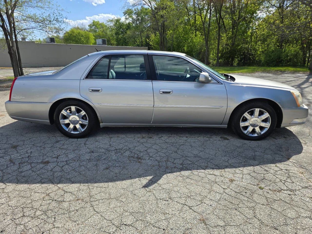 Used 2007 Cadillac DTS Luxury I w/ Sun And Sound Package FWD image 5