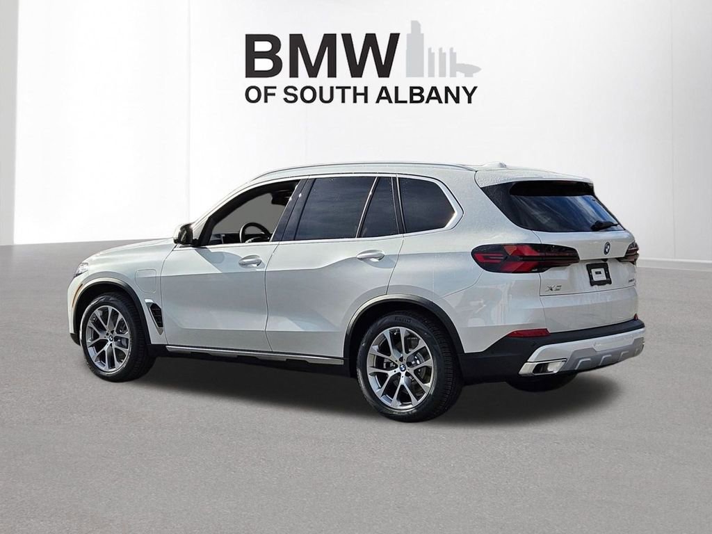 New 2026 BMW X5 xDrive50e image 5
