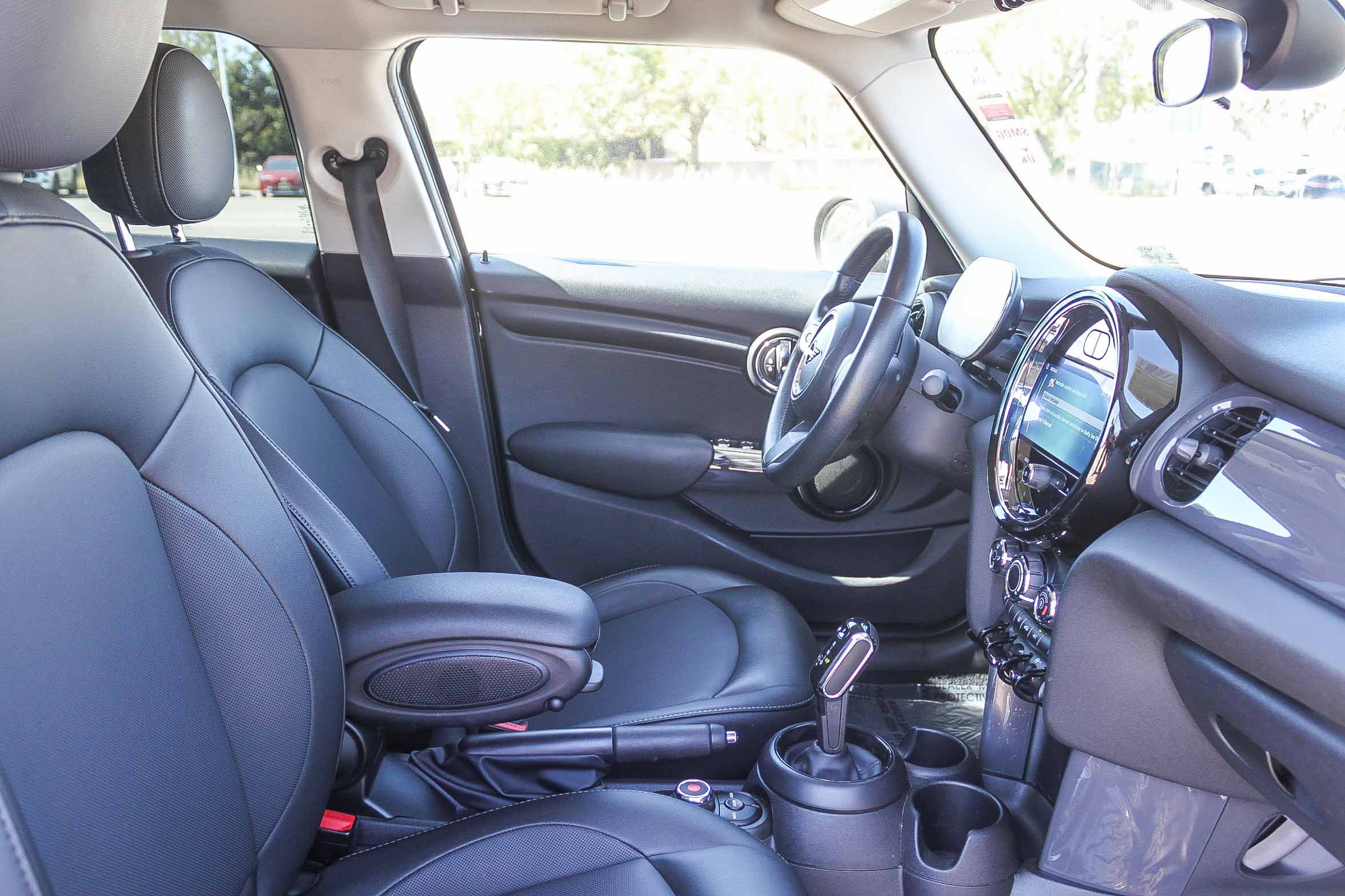 Used 2022 MINI Cooper 4-Door Hardtop image 18