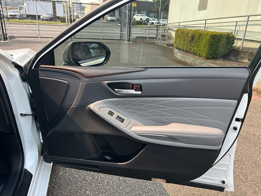 Certified 2021 Toyota Avalon Limited w/ Advanced Safety Package FWD image 15