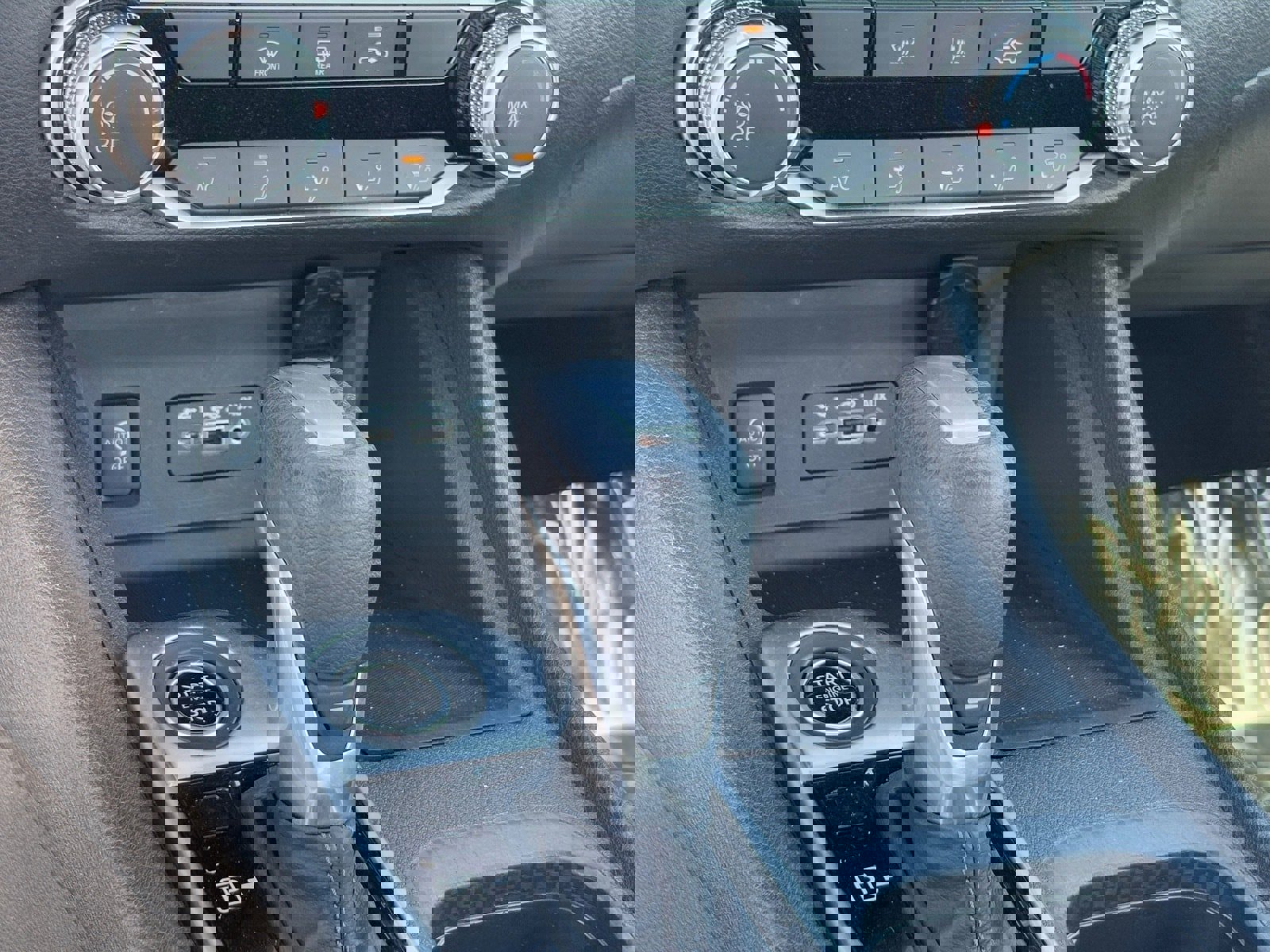 Certified 2025 Nissan Sentra SV image 24