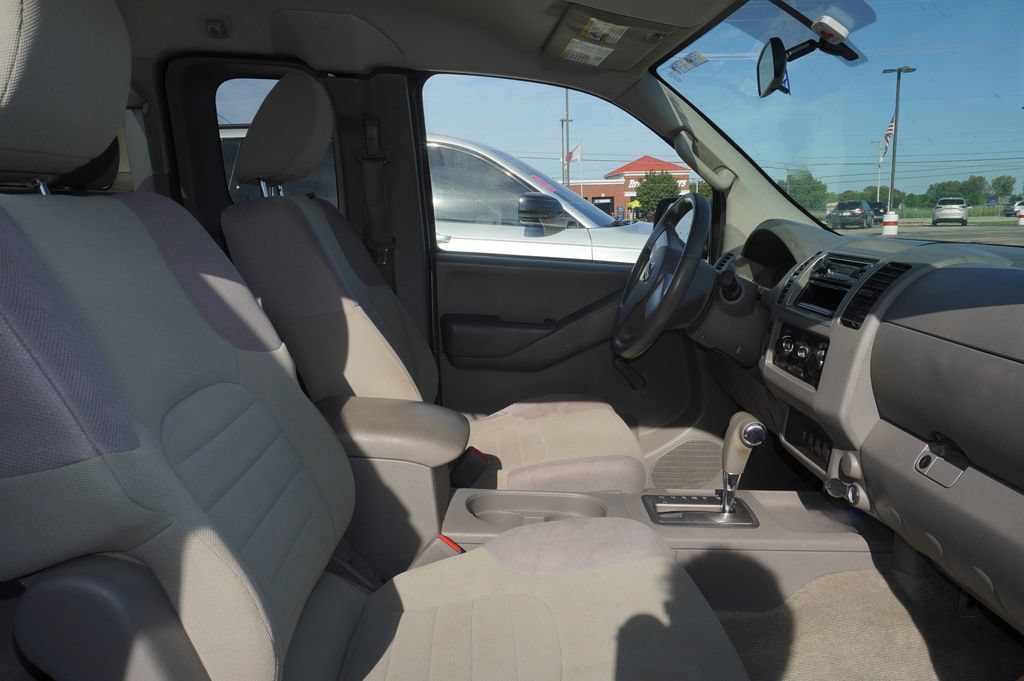 Used 2013 Nissan Frontier S RWD image 8
