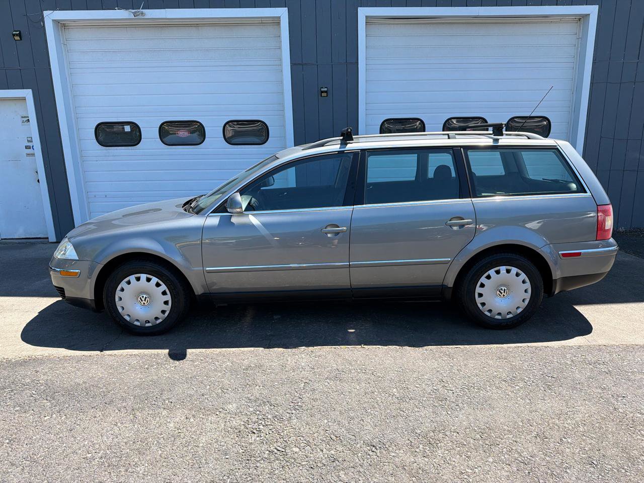 Used 2004 Volkswagen Passat GL FWD image 7