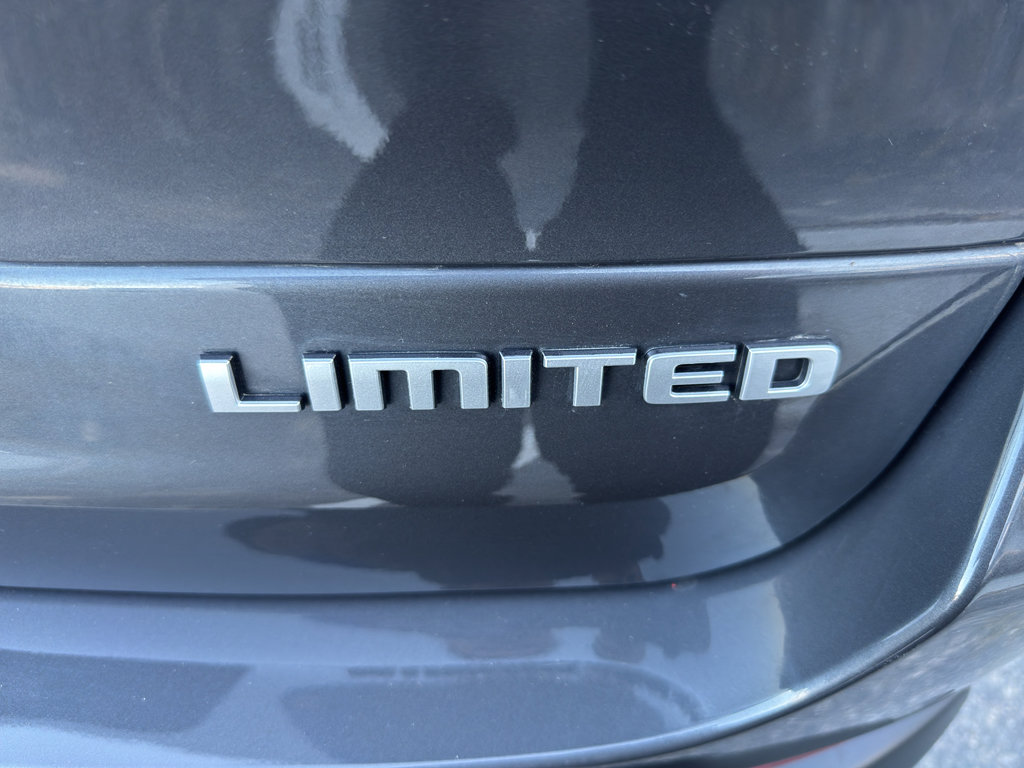 Used 2025 Jeep Grand Cherokee L Limited w/ Trailer Tow Package AWD/4WD image 36