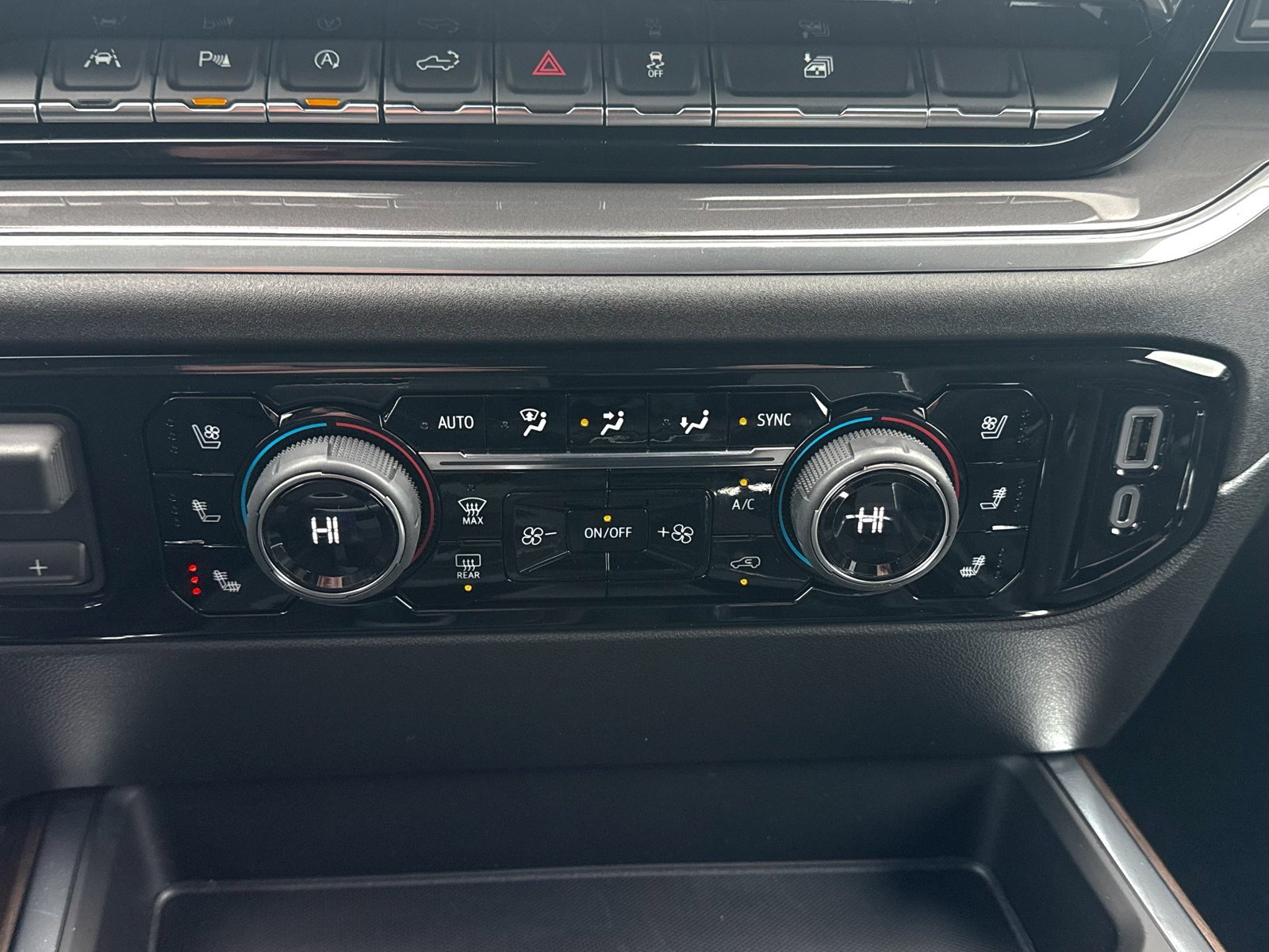 Certified 2026 Chevrolet Silverado 1500 High Country w/ High Country Premium Package image 32