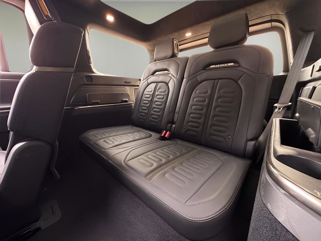 Used 2023 Rivian R1S Adventure image 21