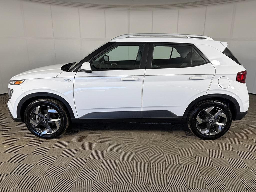 Used 2021 Hyundai Venue SEL w/ Premium Package FWD image 13