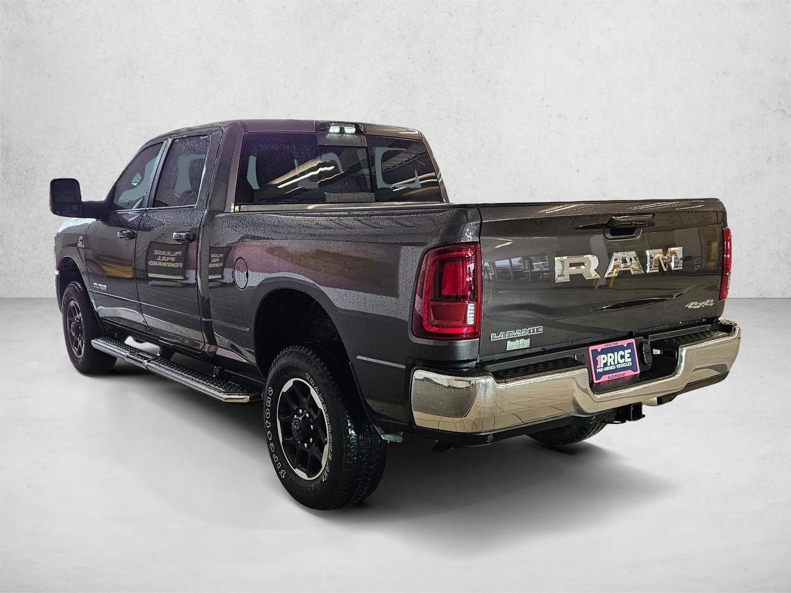 Used 2025 RAM 2500 Laramie AWD/4WD image 7
