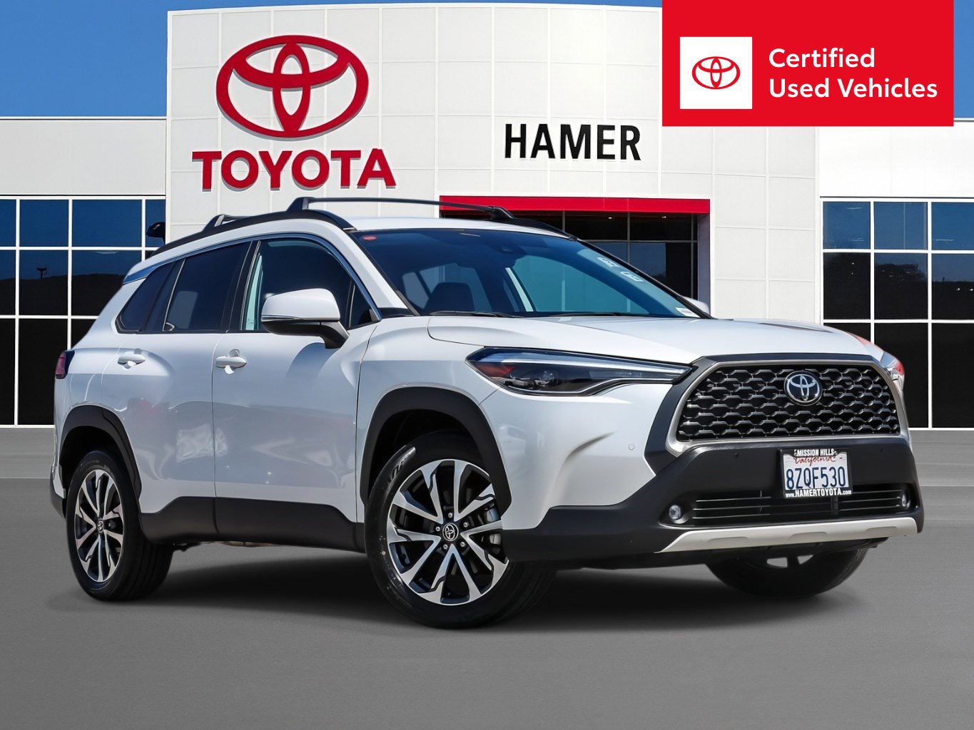 Certified 2022 Toyota Corolla Cross XLE image 1