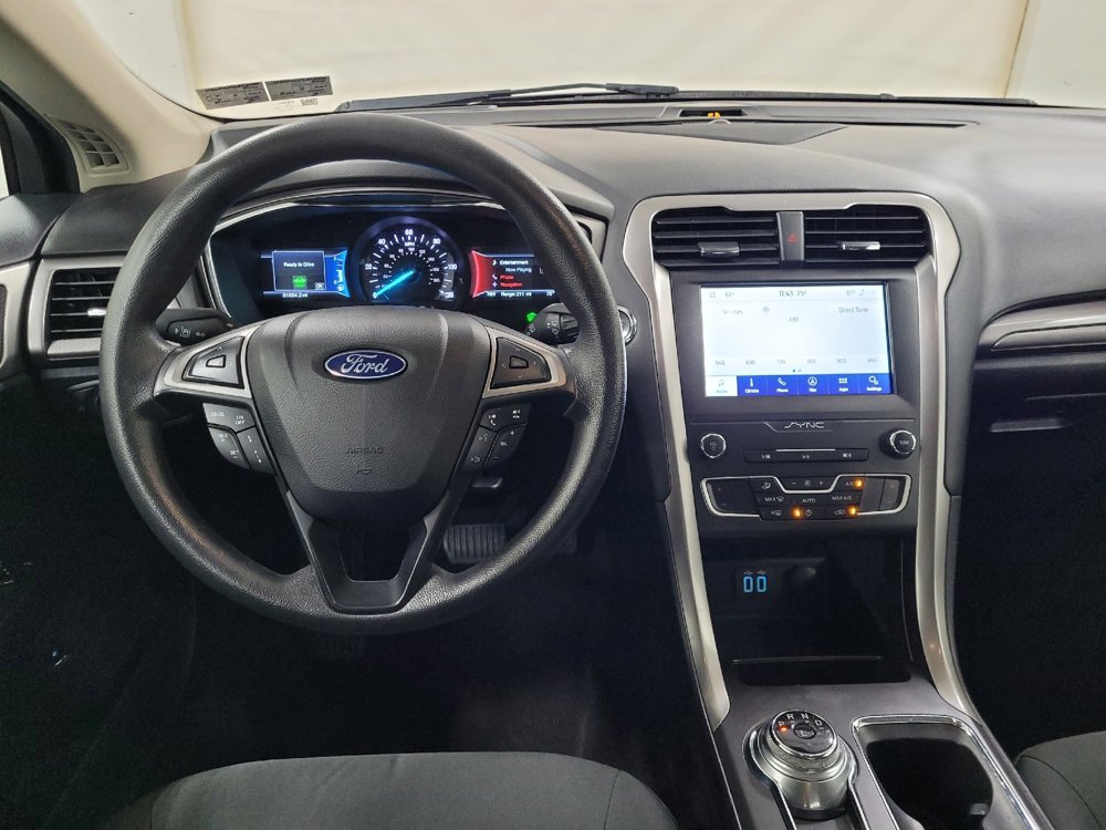 Used 2020 Ford Fusion SE image 22