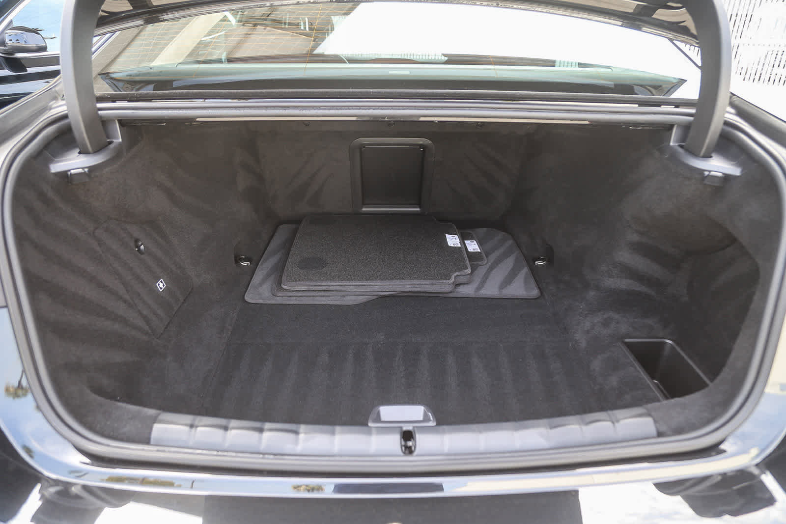 Used 2025 BMW i7 eDrive50 w/ M Sport Package image 22