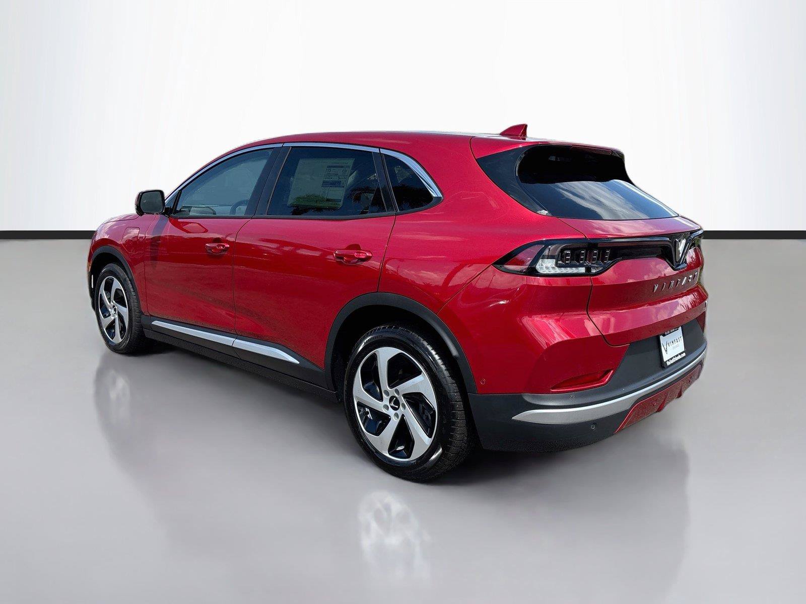 New 2027 VinFast VF 8 Eco AWD/4WD image 5