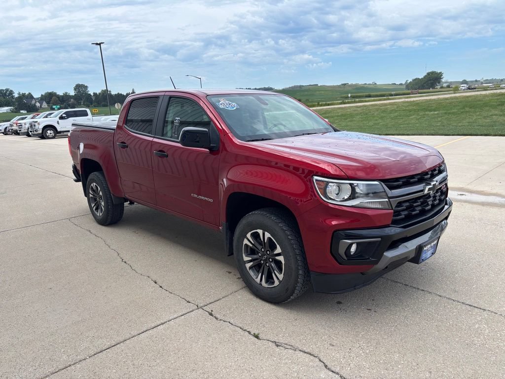 Used 2022 Chevrolet Colorado Z71 AWD/4WD image 2