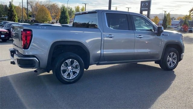 Used 2025 GMC Sierra 1500 SLT image 2