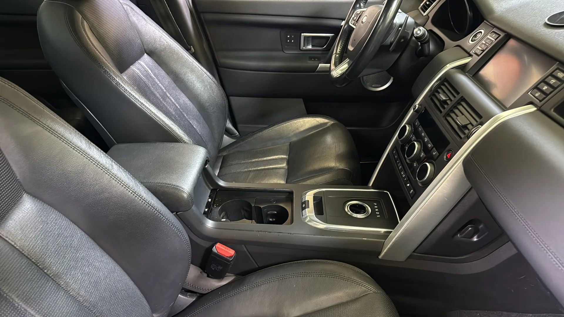 Used 2016 Land Rover Discovery Sport HSE image 17