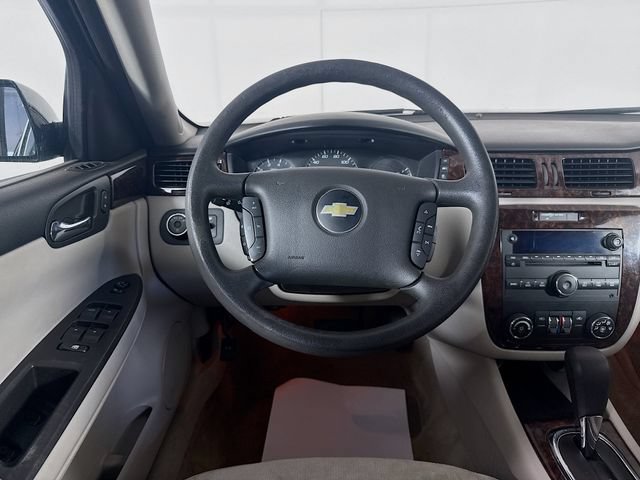 Used 2015 Chevrolet Impala LT w/ LT Sunroof Package FWD image 21