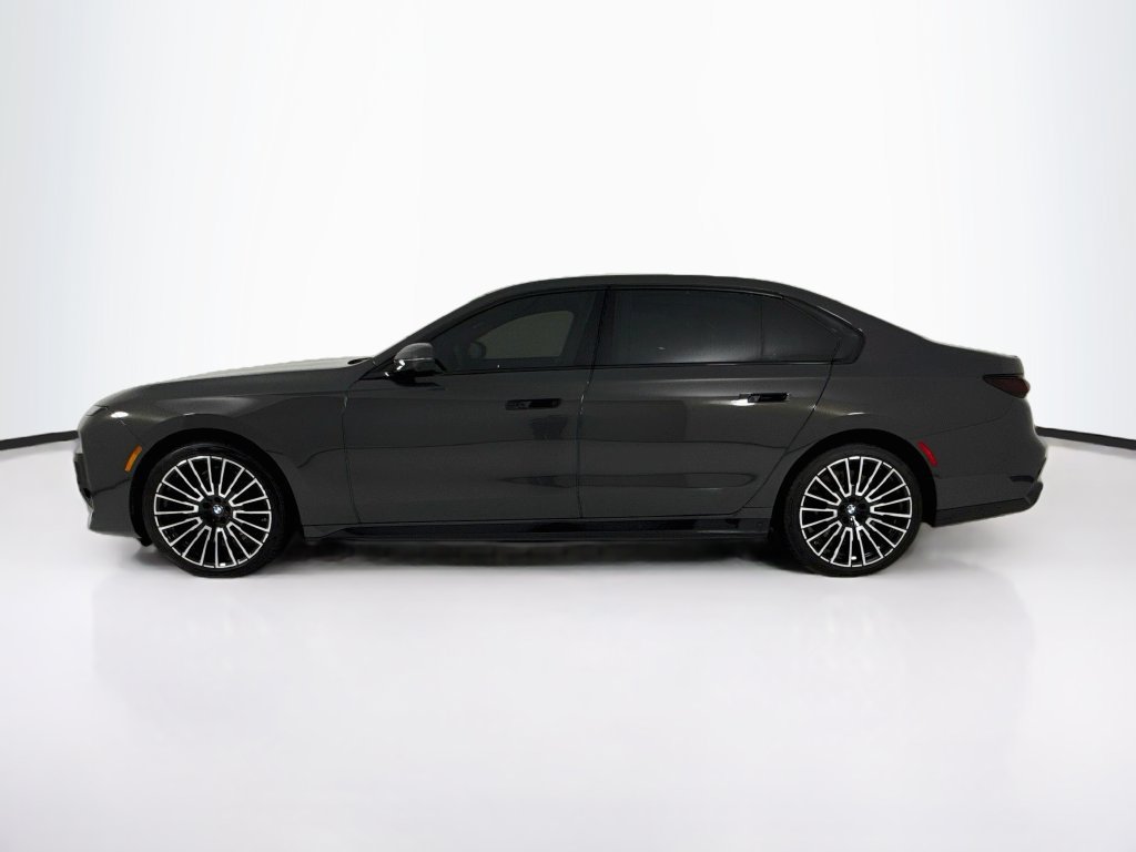 Used 2026 BMW 760i xDrive AWD/4WD image 2