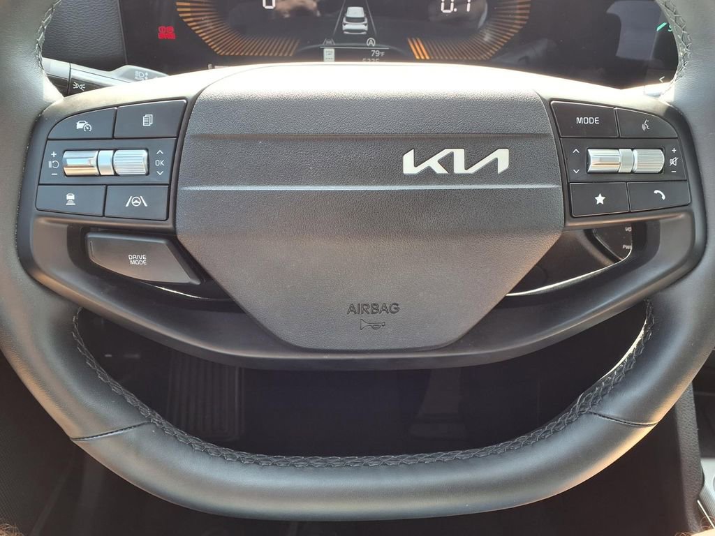 Used 2026 Kia Sportage EX FWD image 17