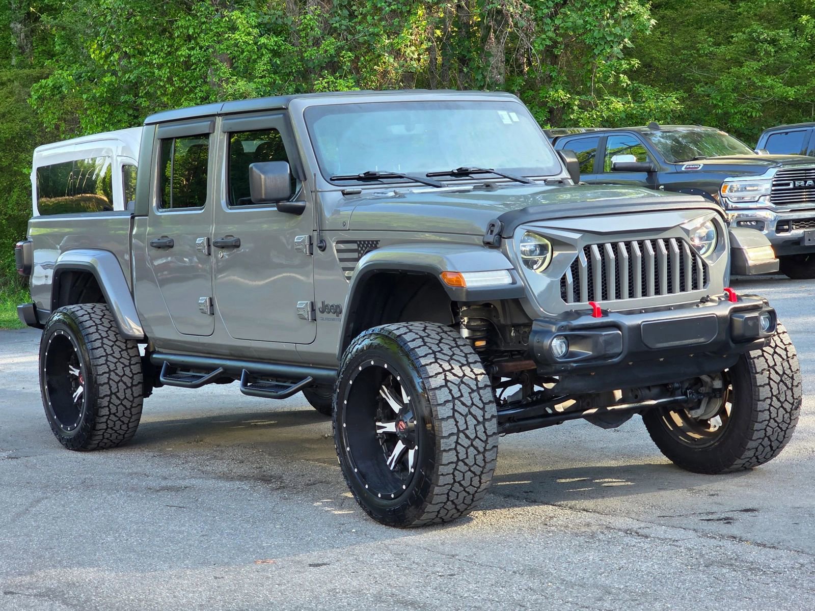 Used 2020 Jeep Gladiator Overland AWD/4WD image 9